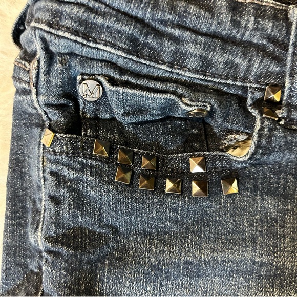 Miley Cyrus shorts - Picture 2 of 4